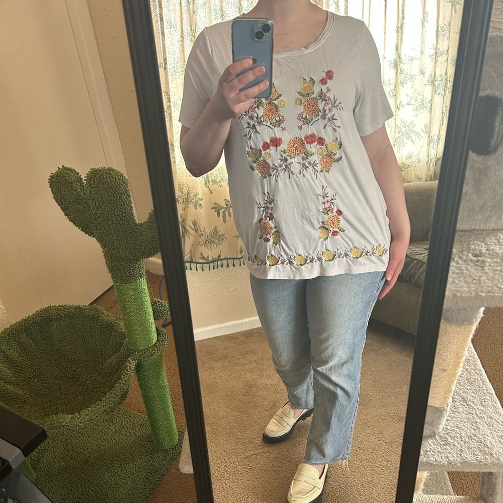 JODIFL Embroidered Floral White Tee